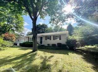 13 Arbutus Dr, Queensbury, NY 12804