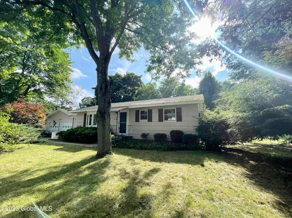 13 Arbutus Drive, Queensbury, NY 12804
