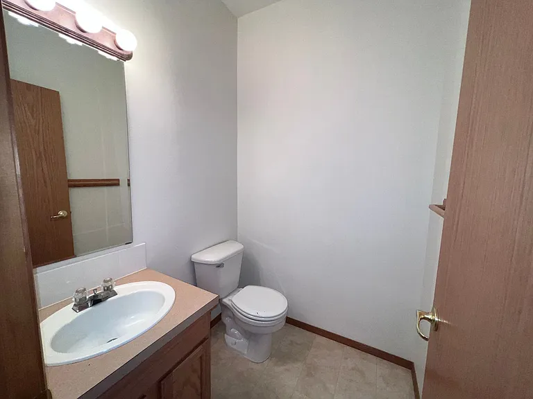 418 17th St SE #6C — Photo 3
