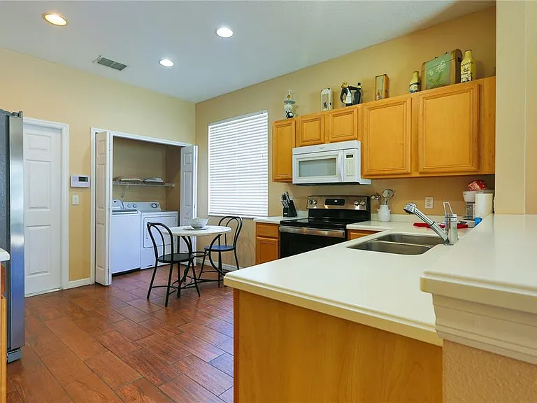 331 Henley Cir — Photo 14
