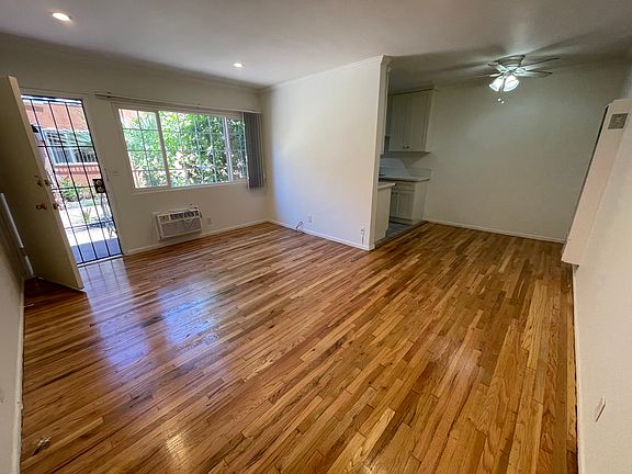 2nd image of 938 N Spaulding Ave APT 2