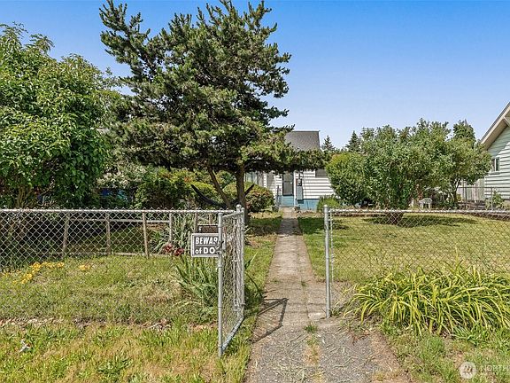 2nd image of 2360 S Hosmer Street