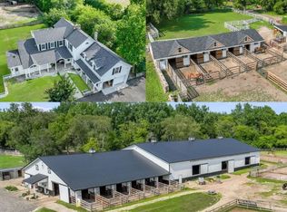 708 S Rose Farm Rd, Woodstock, IL 60098