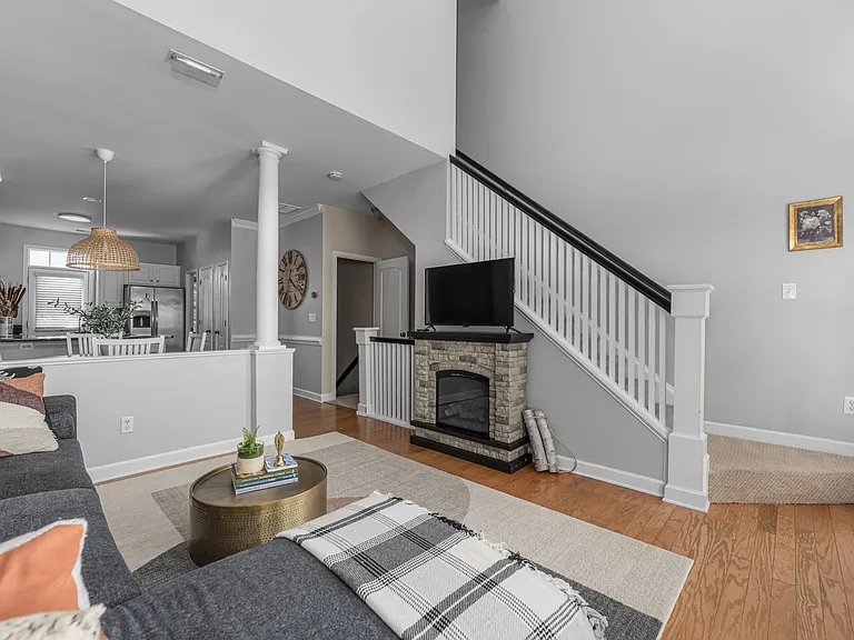 13704 Anthea Ln — Photo 21