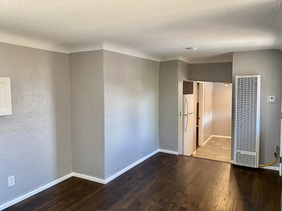 304 Jefferson St NE #2