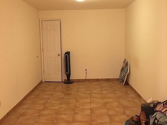 4th image of 2648 29th St APT 2B