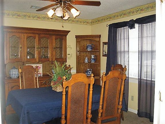 4th image of 1136 Evergreen Ln
