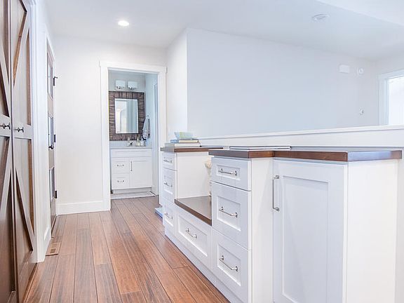 3rd image of 102 21st St Unit 7