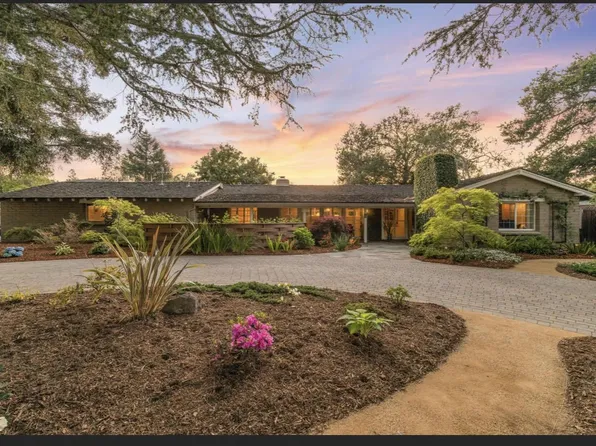 690 Torwood Ln, Los Altos, CA 94022