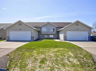 1151 Debra Ct, Menasha, WI 54952