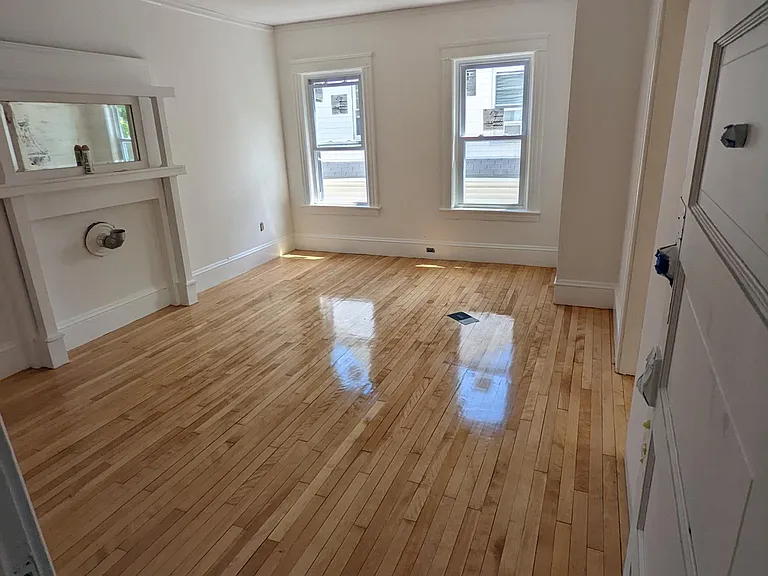 4 Euclid Ave #3 — Photo 7