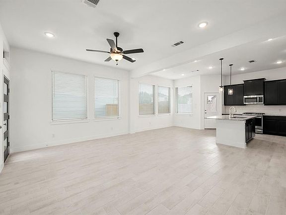 4th image of 7810 Starfish Arbor Dr