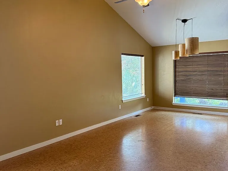 353 N Ferguson Ave — Photo 3