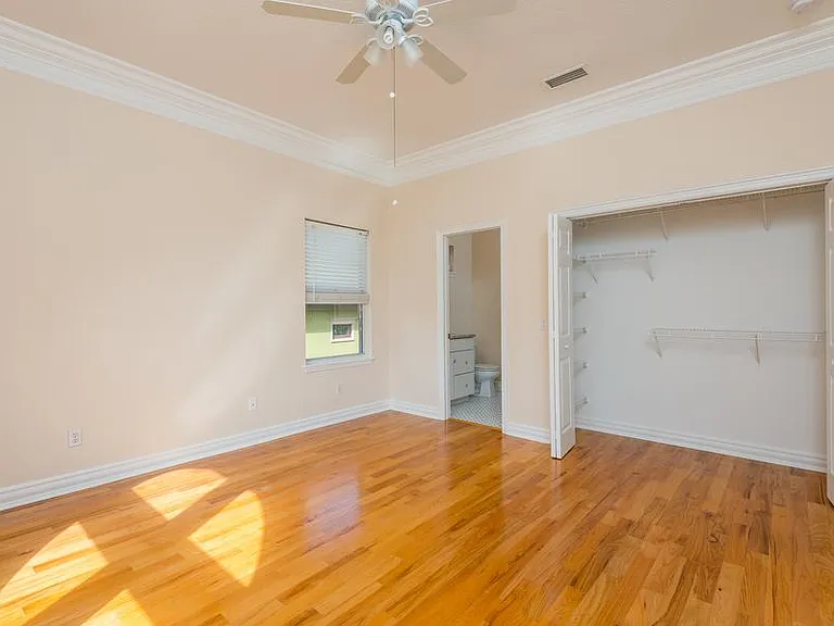 1607 Deleon St — Photo 26