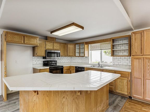 3rd image of 13041 SE Southwood Dr