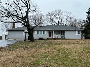 565 Feazel Rd, Harrisburg, IL 62946