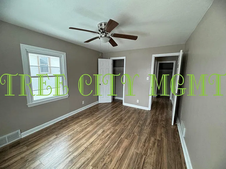 326 W Oakdale Dr #B — Photo 6