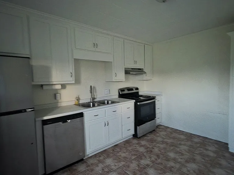 451 Mosley Rd — Photo 15