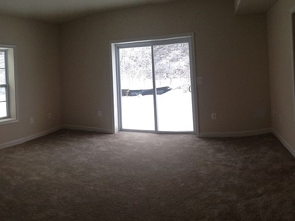 3rd image of 8542 Woodlawn Ct
