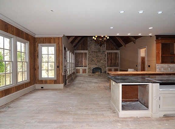 4th image of 2779 Stone Hall Dr