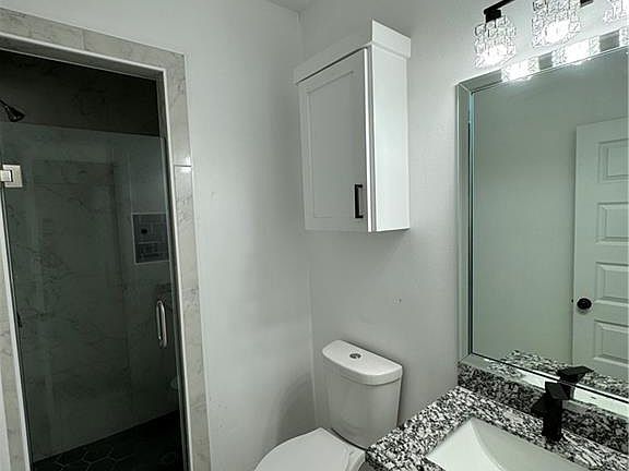 5th image of 912 N Woodson Ave #3