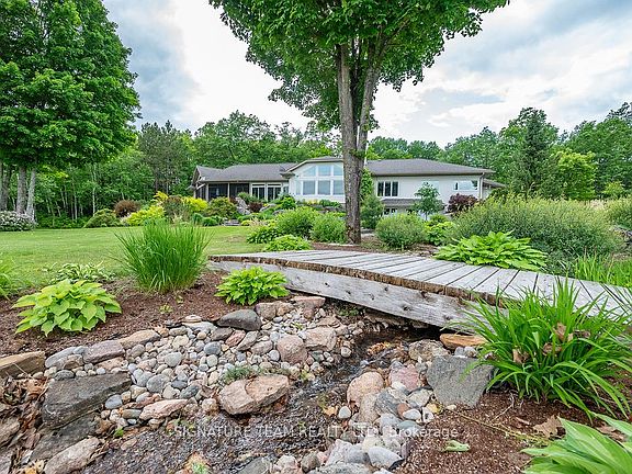 5th image of 2741 Foymount Rd