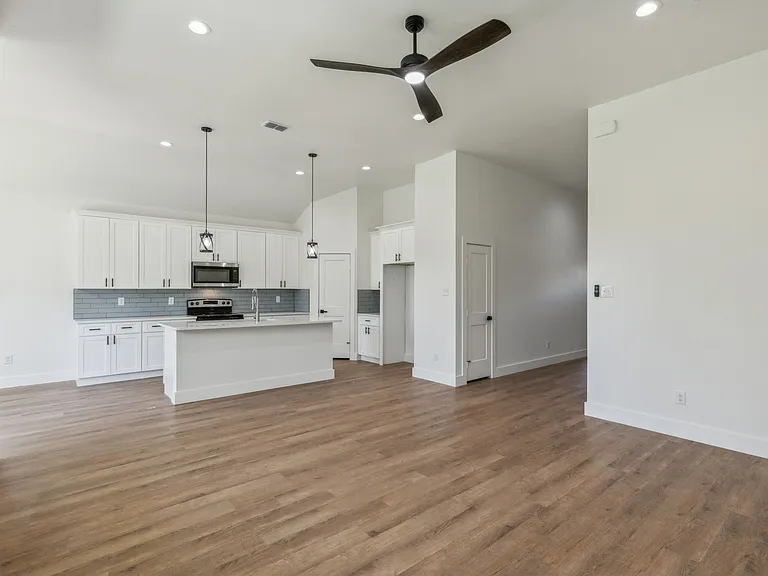4617 Pickett St — Photo 4