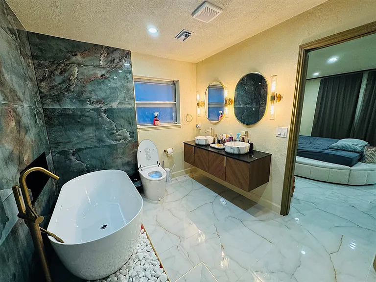 23230 Canyon Lake Dr — Photo 11
