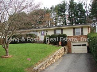 5218 Cave Spring Ln, Roanoke, VA 24018