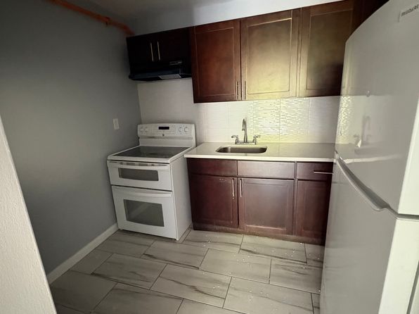 121 Hillside Ave #B05