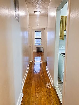 5th image of 634 E 232nd St #10