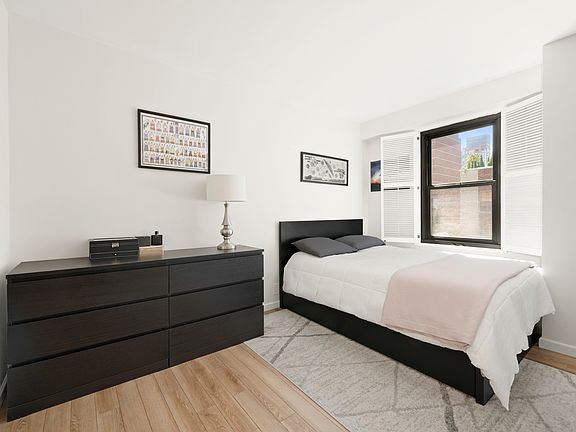 5th image of 220 E 57th St APT 11B