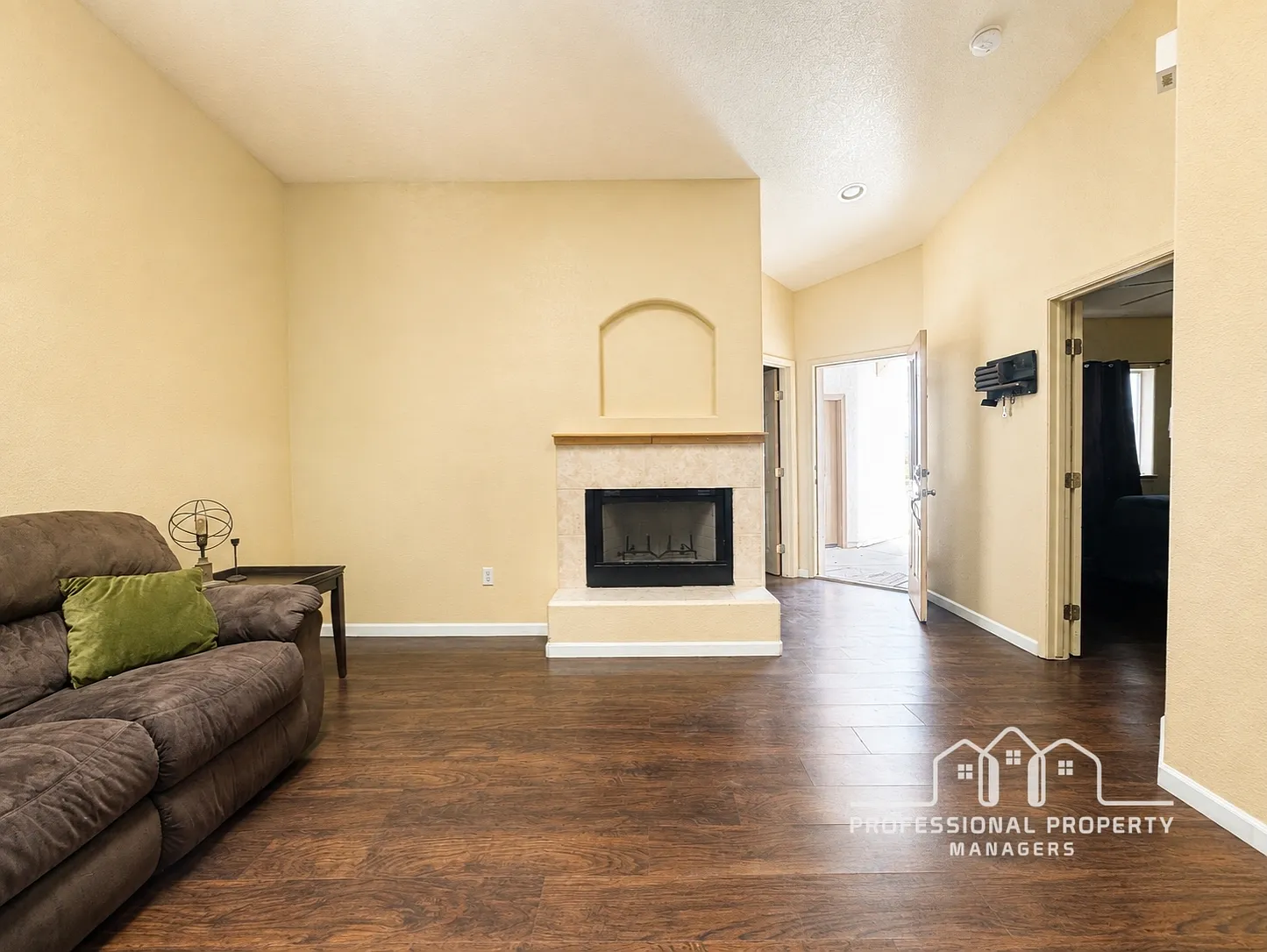 3 bed, 1292 sqft, $1,550 — Photo 3