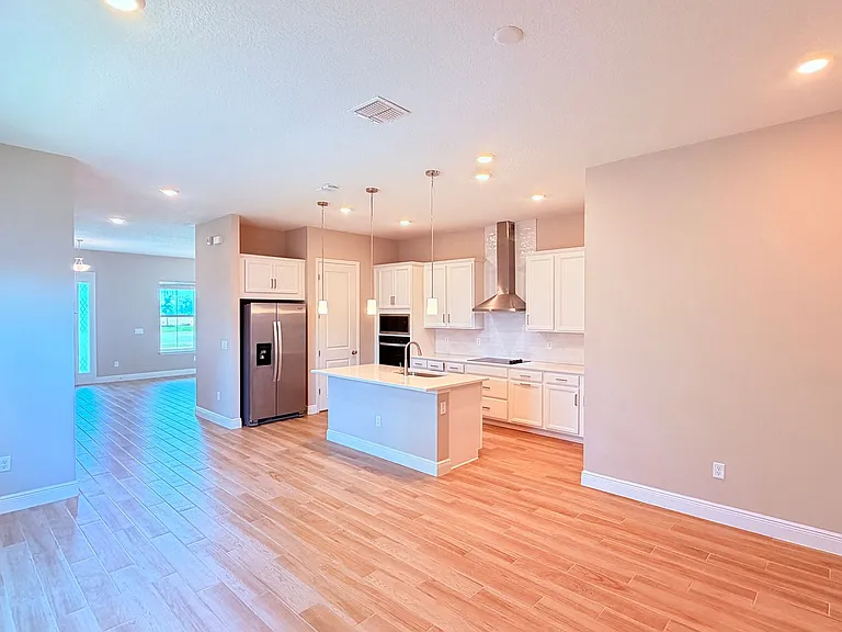 6495 Cyrils Dr — Photo 2