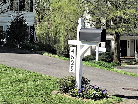 3rd image of 4529 Princess Dr