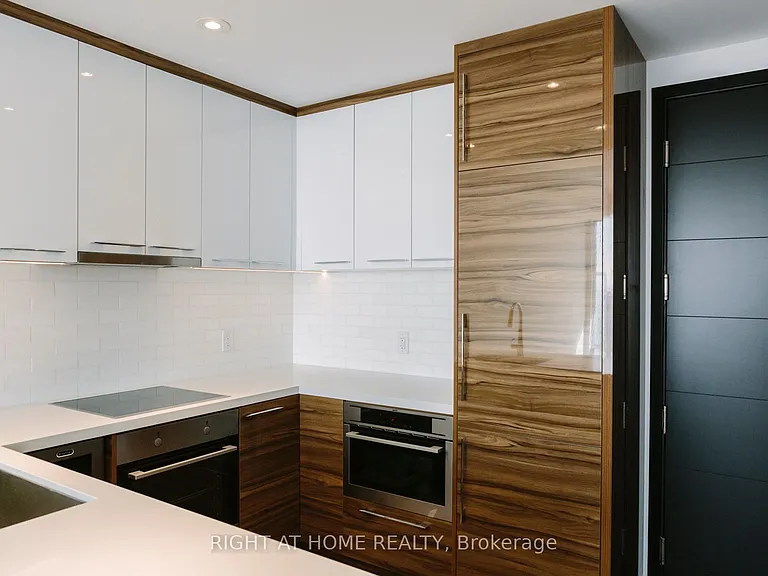 488 University Ave #2711 — Photo 2
