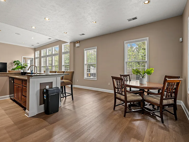 90 Berkley Manor Drive_22