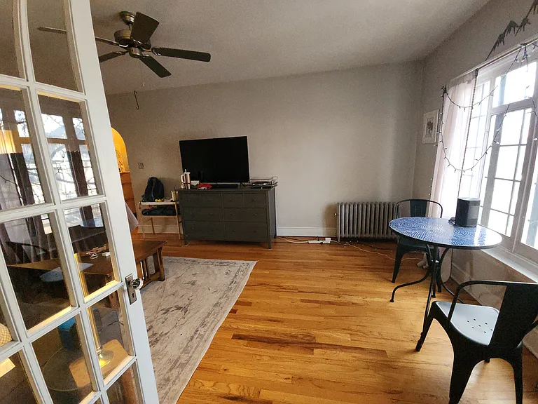 1422 E 8th Ave — Photo 3
