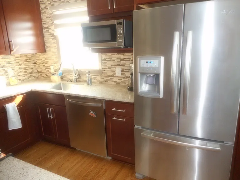 1405 Colonial Dr — Photo 6