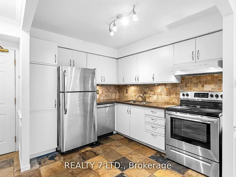 1270 Maple Crossing Blvd #412 — Photo 28