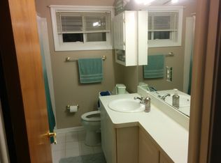 23639 Beacon Dr, Farmington, MI 48336