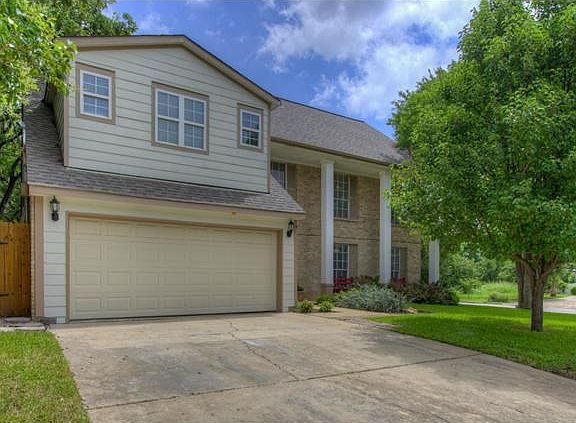 3rd image of 4100 Oak Creek Dr