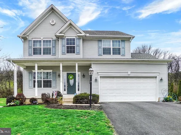 2695 Friends Cir, York, PA 17408