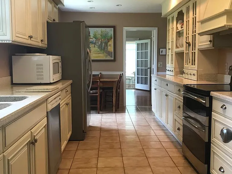 409 Cook Mountain Dr — Photo 2