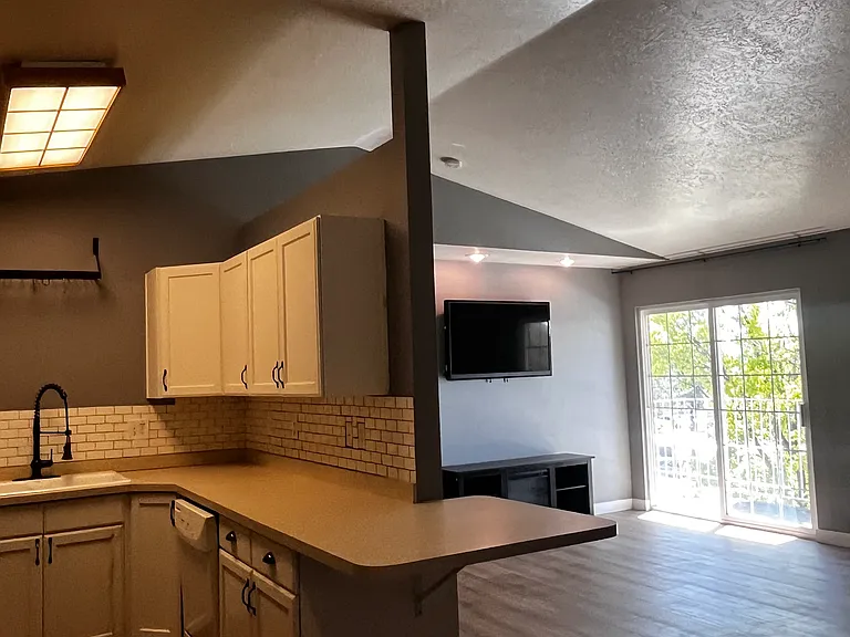 1464 N 1250 W — Photo 12