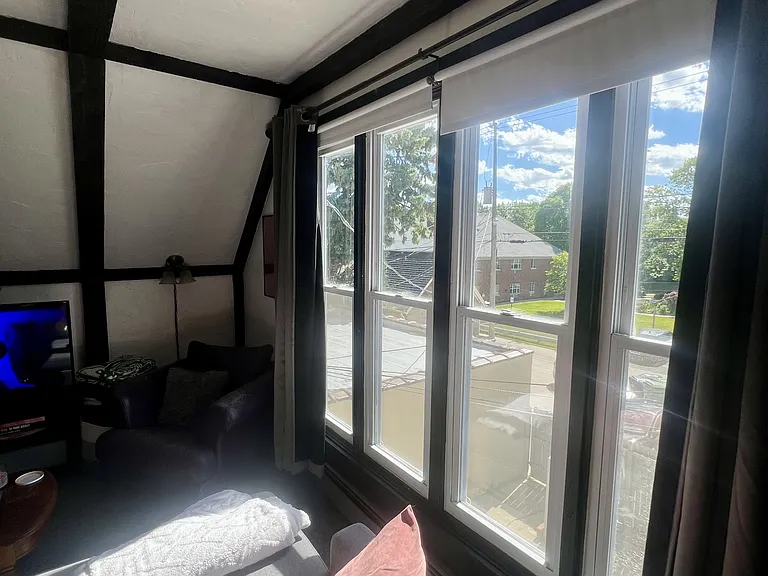2959 N Oakland Ave — Photo 7