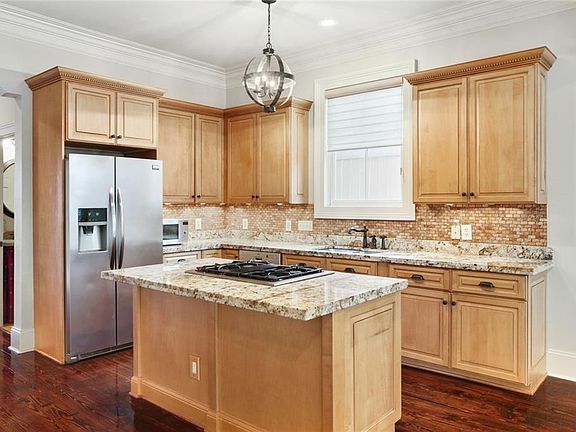5th image of 1420 Arabella St