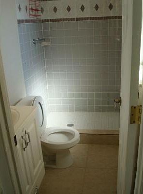 5th image of 708 NW 1st Ave
