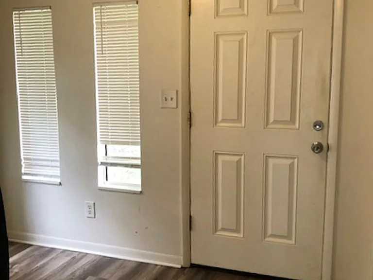 5555 Barton Dr — Photo 5