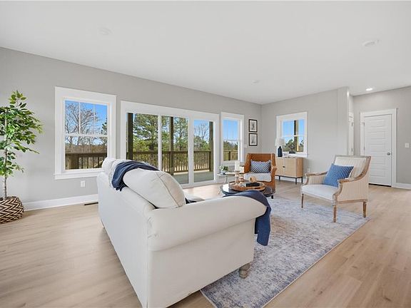 3rd image of 58 N Lawson Rd